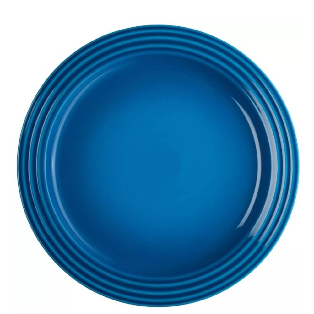 Le Creuset 10.5" dinner plates NEW no tags by Williams Sonoma